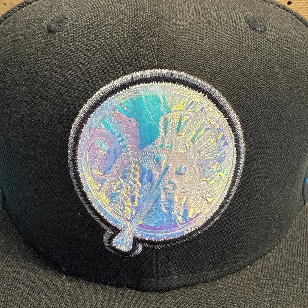 New Era New York Yankees 59FIFTY Fitted Hat Sz 7 5/8 Shimmer Logo Cooperstown